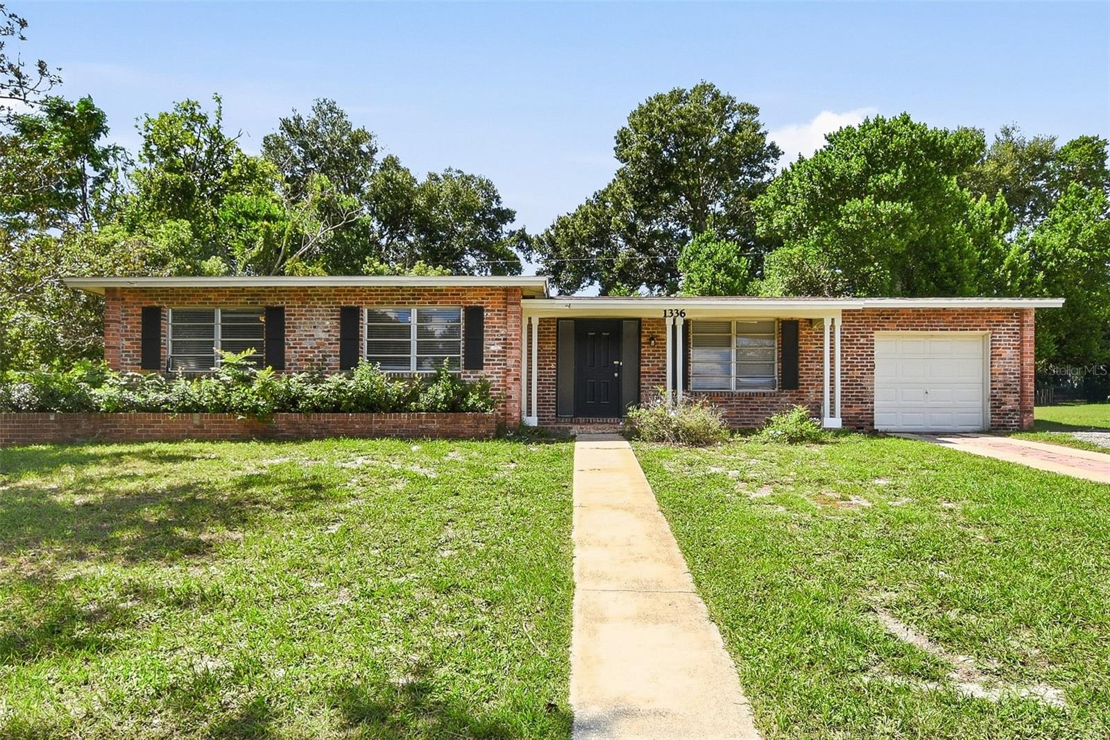 1336 W Hartley Cir